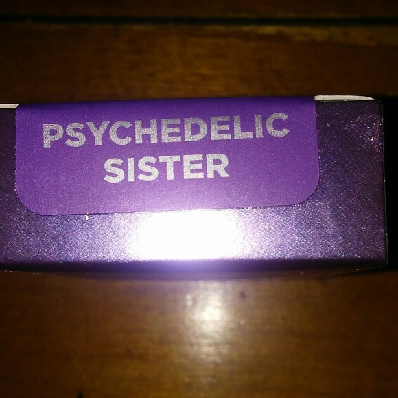 Eyeshadow - Picture 2 of 3