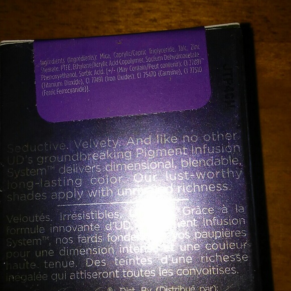 Eyeshadow - Picture 3 of 3