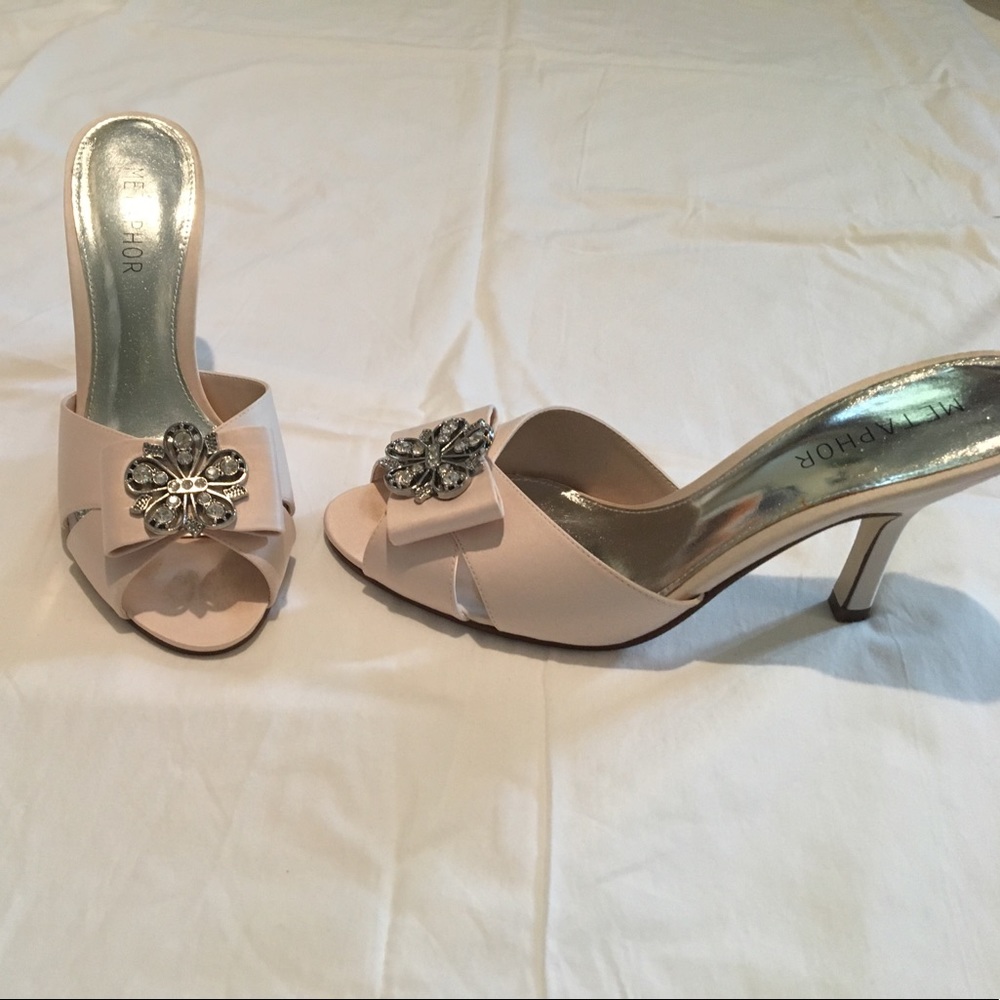 Peach Mule Pump
