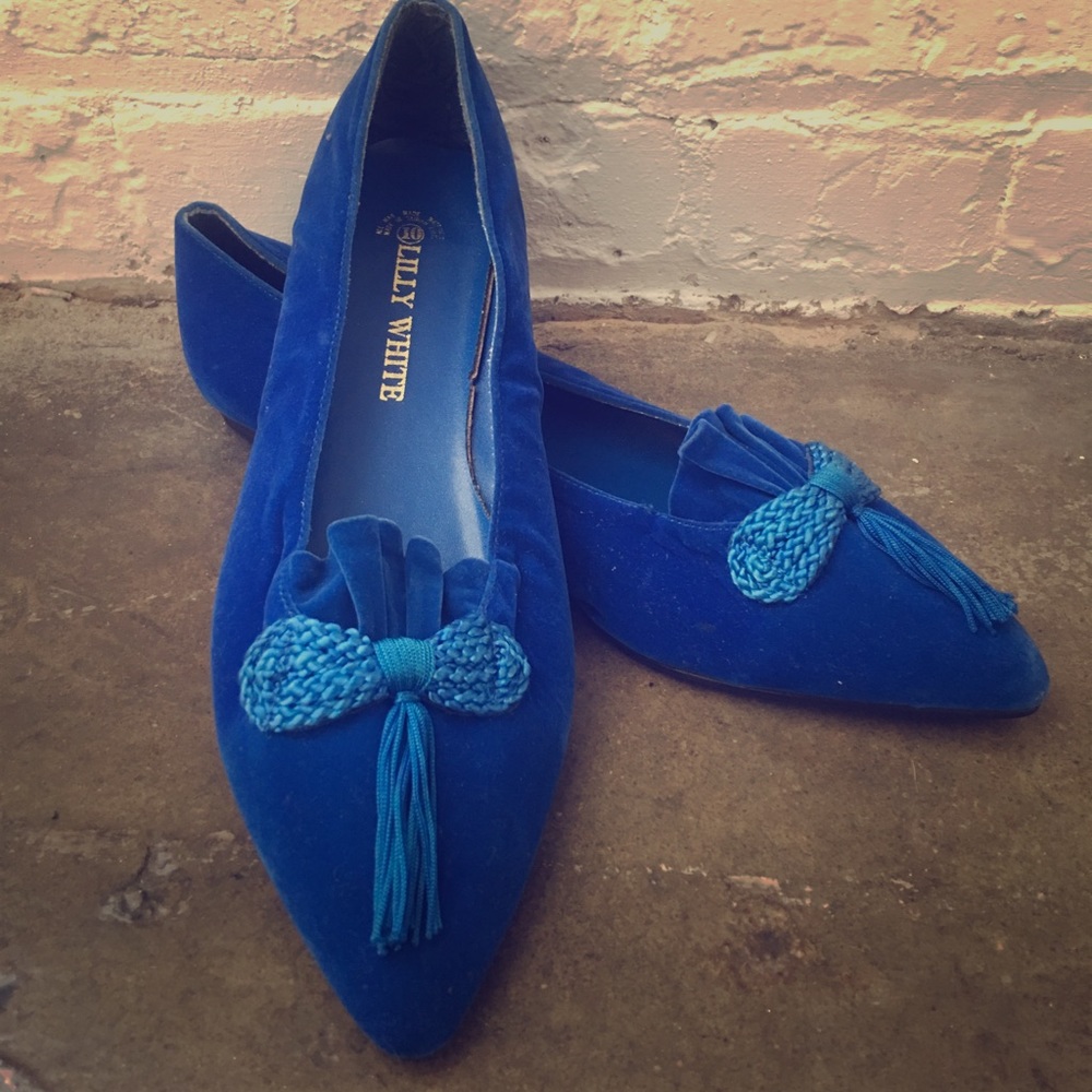 Lilly White blue tassel loafers