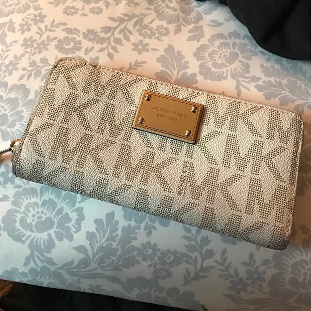 Michael Kors wallet