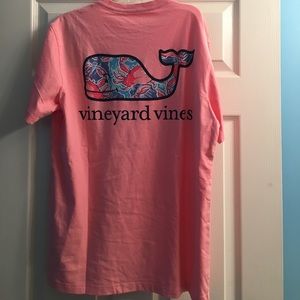 Vineyard vines men's strawberry blonde t shirt
