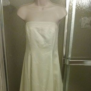 Simple beautiful wedding gown