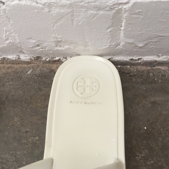 Tory Burch White Jelly Flip Flops! - Picture 3 of 5