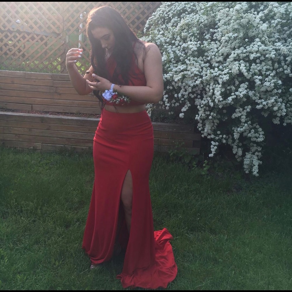 RED SHERRI HILL TWO PIECE PROM DRESS