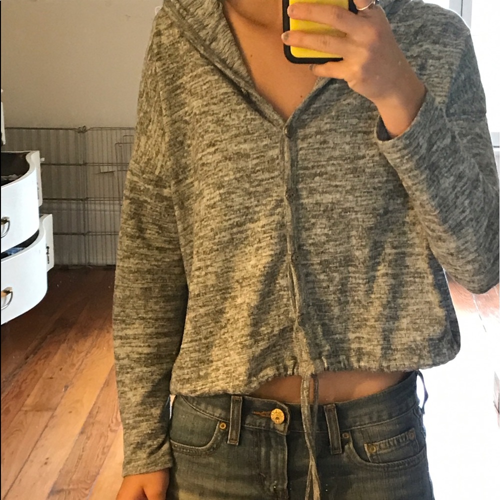 Cropped gray sweater