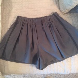 Like new XS black/charcoal rag and bone shorts