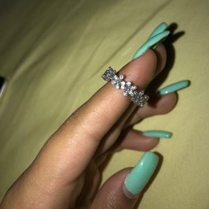 Pandora dazzling daisy stackable ring