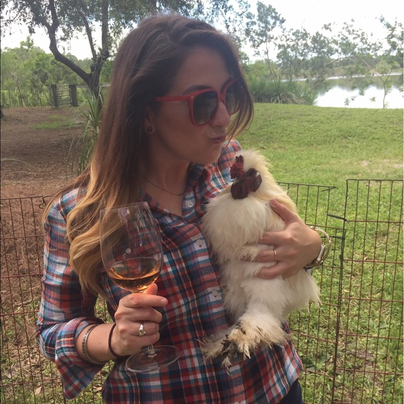 Meet your Posher - Picture 3 of 5