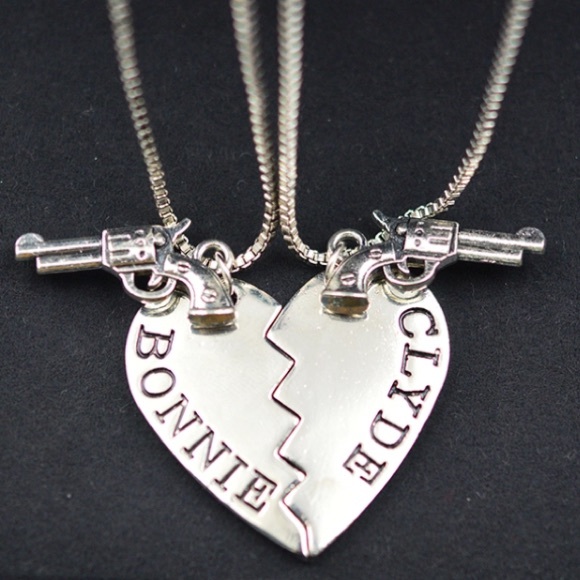 Bundle Bonnie and Clyde key chain and necklace set - Picture 2 of 2