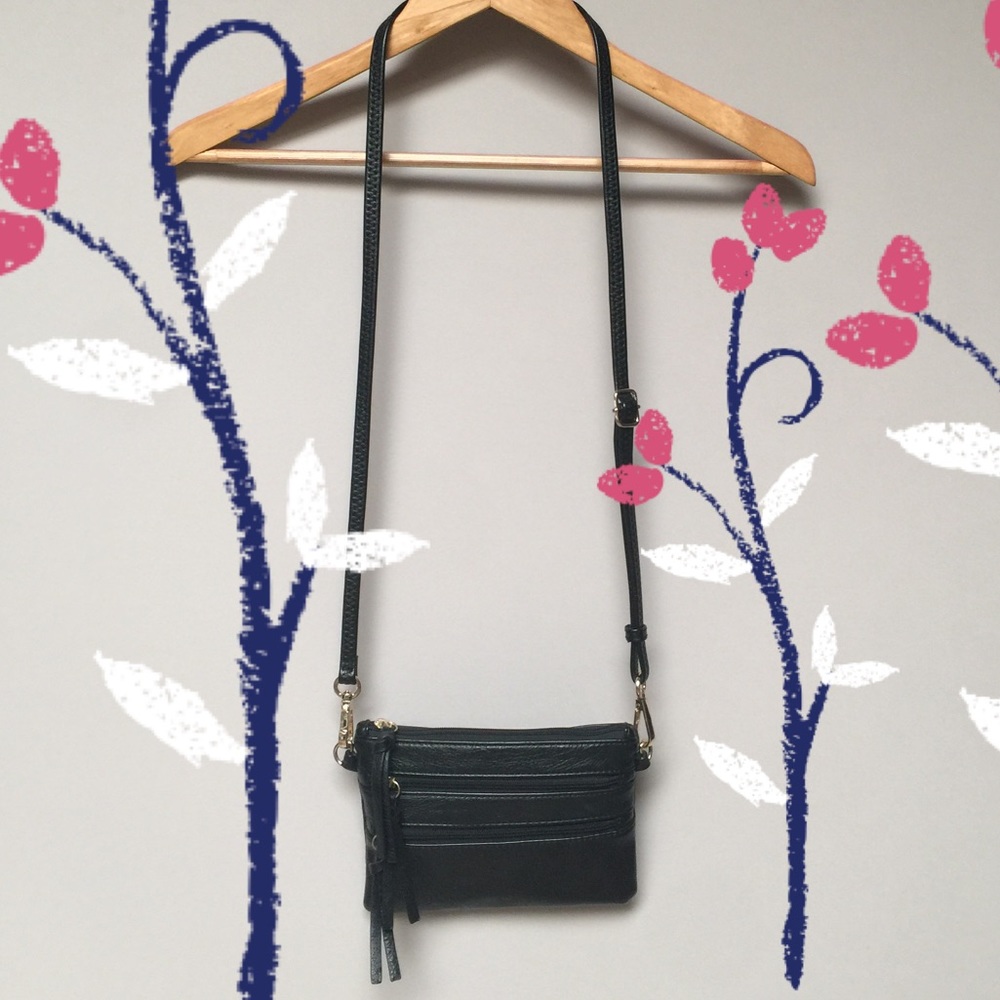 NEW YORK AND COMPANY BLACK CROSSBODY PURSE