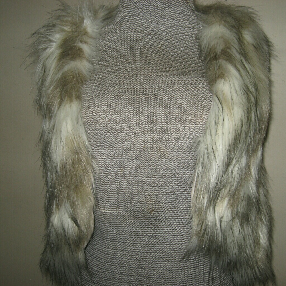 Fake fur vest