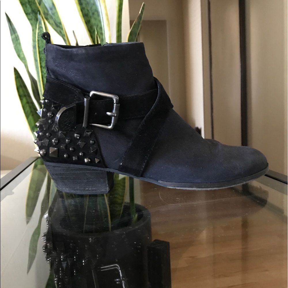 Sam deal man ankle booties