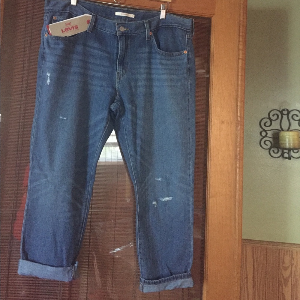 Levi's boyfriend jeans