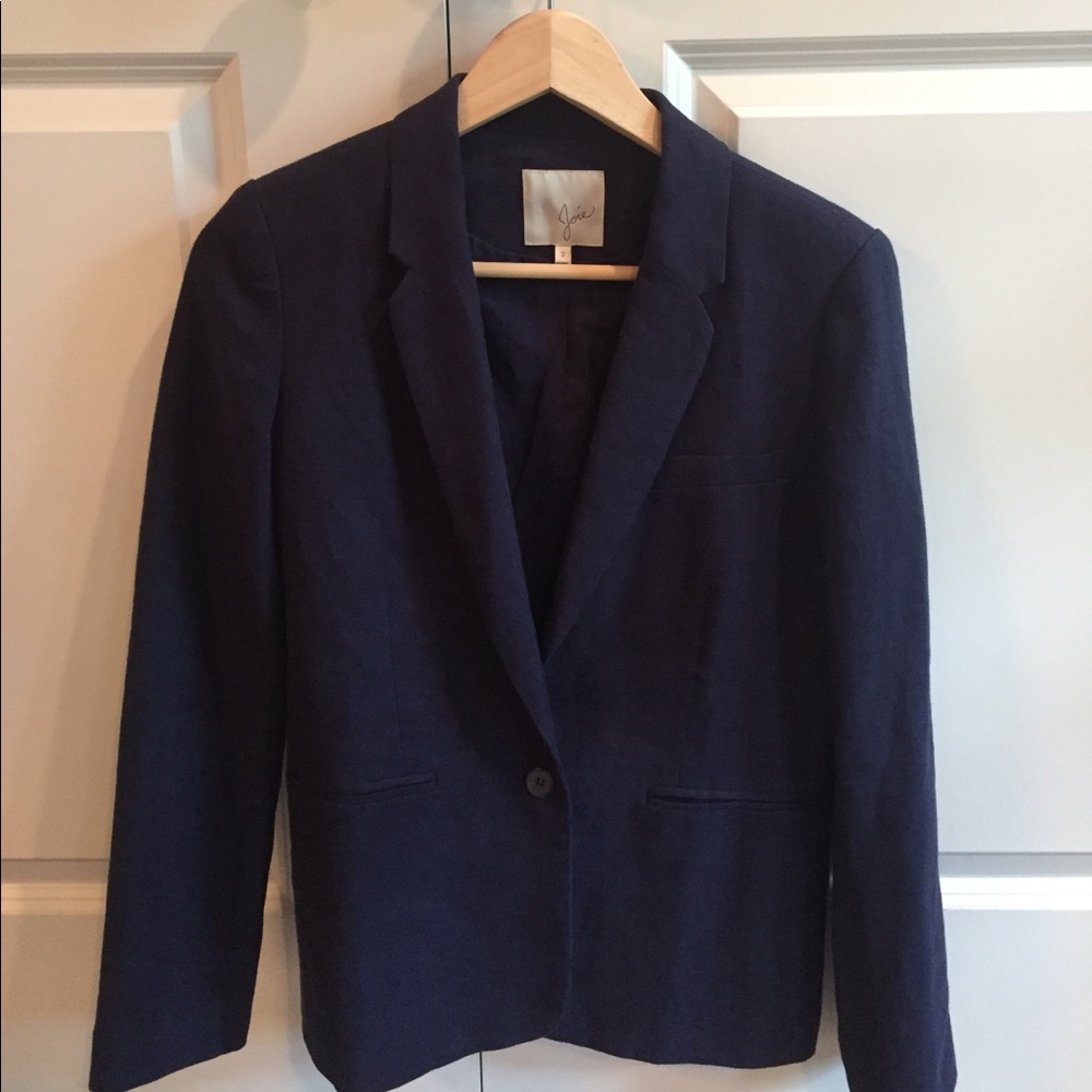 Like new Joie navy linen blazer