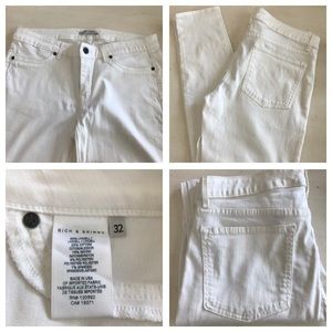 Rich & Skinny Skinny leg White Jeans size 32.