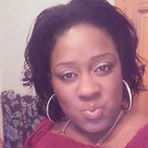 Meet your Posher, Kendra