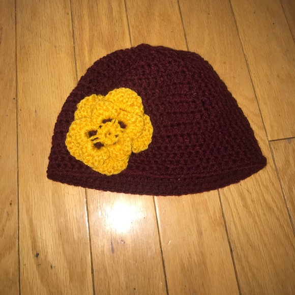 Accessories - Knitted winter hat.