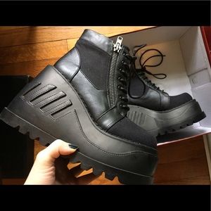 demonia platform boots