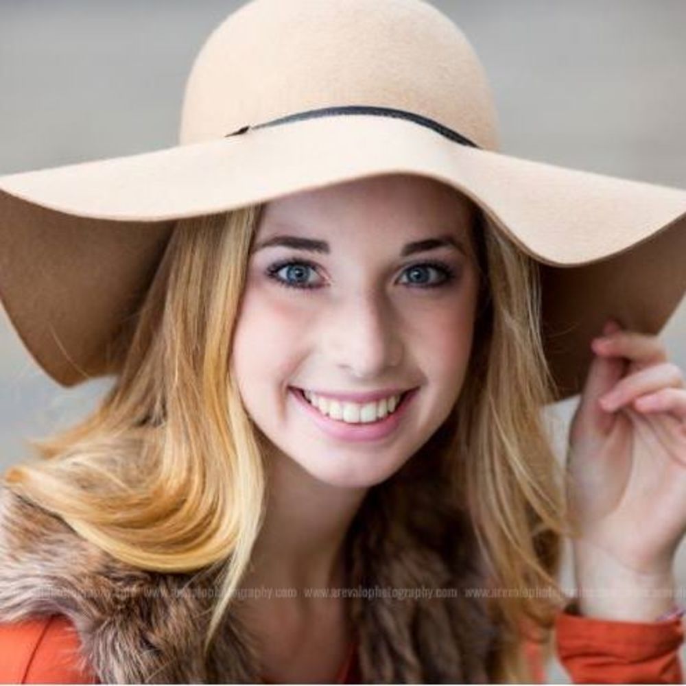 Meet your Posher, Anna