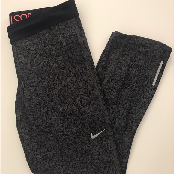 Nike dri fit crop pants - Picture 2 of 8