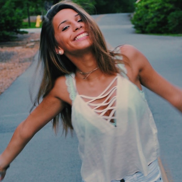 Meet your Posher, Sara - Picture 1 of 1