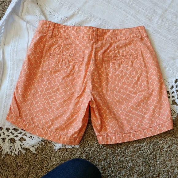 { LOFT } Peachy Printed Prep Shorts - Picture 2 of 6