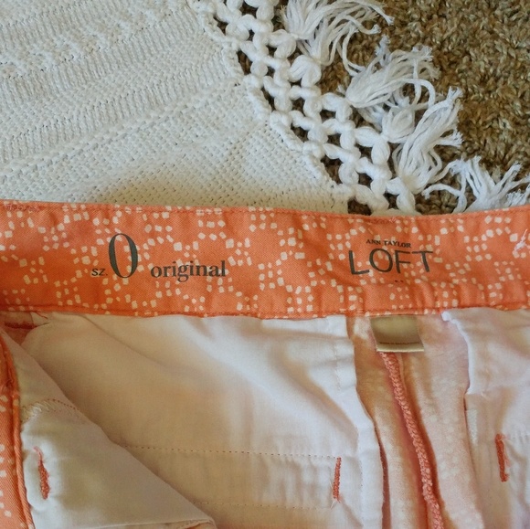 { LOFT } Peachy Printed Prep Shorts - Picture 4 of 6