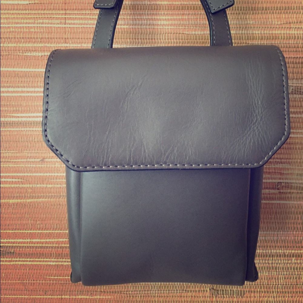 Kenneth Cole REACTION Crossbody