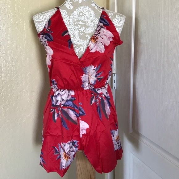 V Neck Romper - Picture 4 of 6