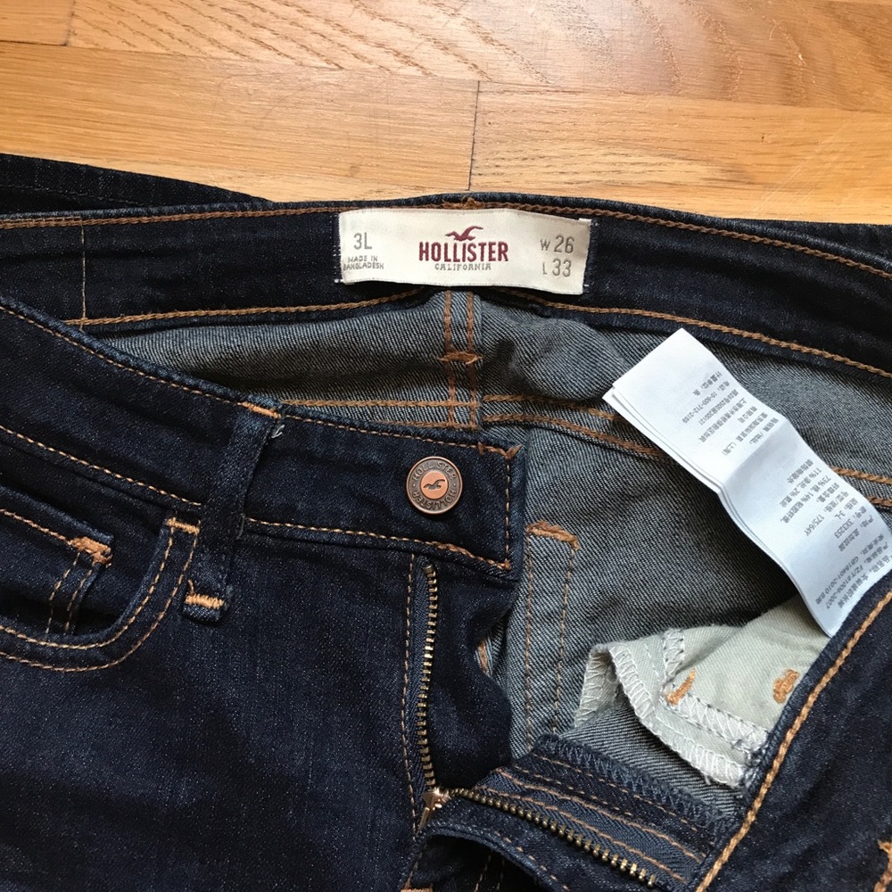 NWOT Hollister skinny jeans. - Picture 3 of 3