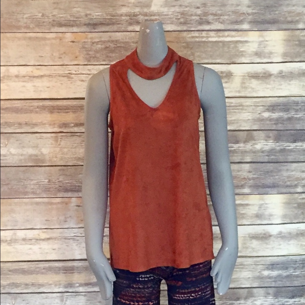 Front key hole choker style dressy tank