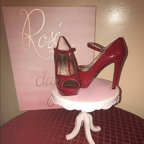 Red BCBG pumps - Picture 2 of 2