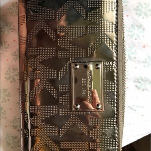 Michael kors wallet.