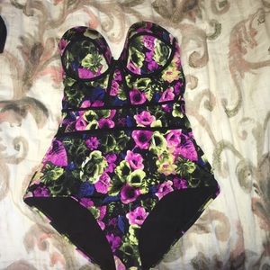 Strapless one piece swimsuit