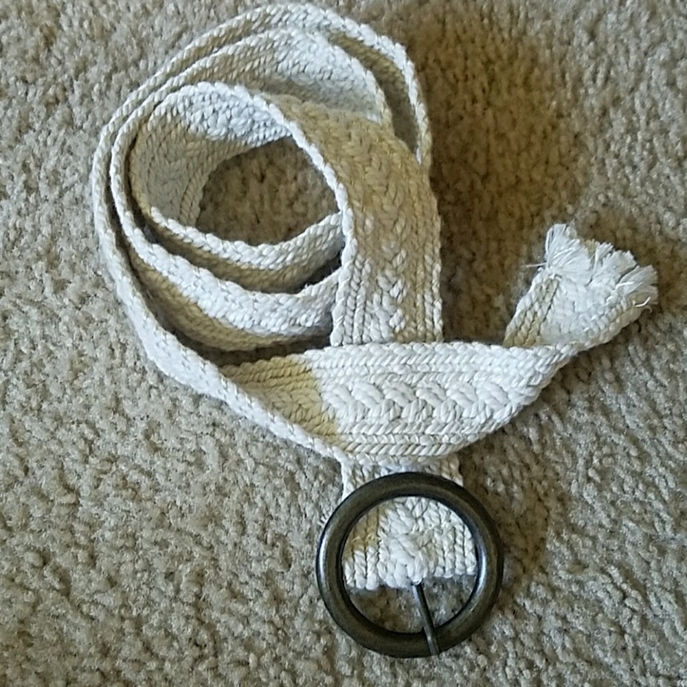 Fabric belt with brushed silver buckle