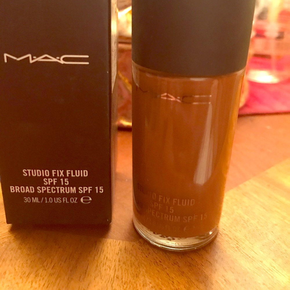 M.A.C studio fix fluid 💄