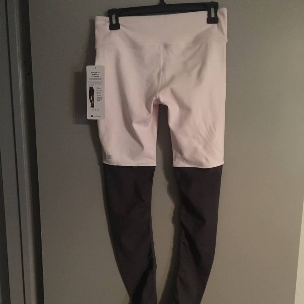 alo yoga pants