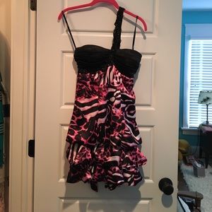 Junior's homecoming dress