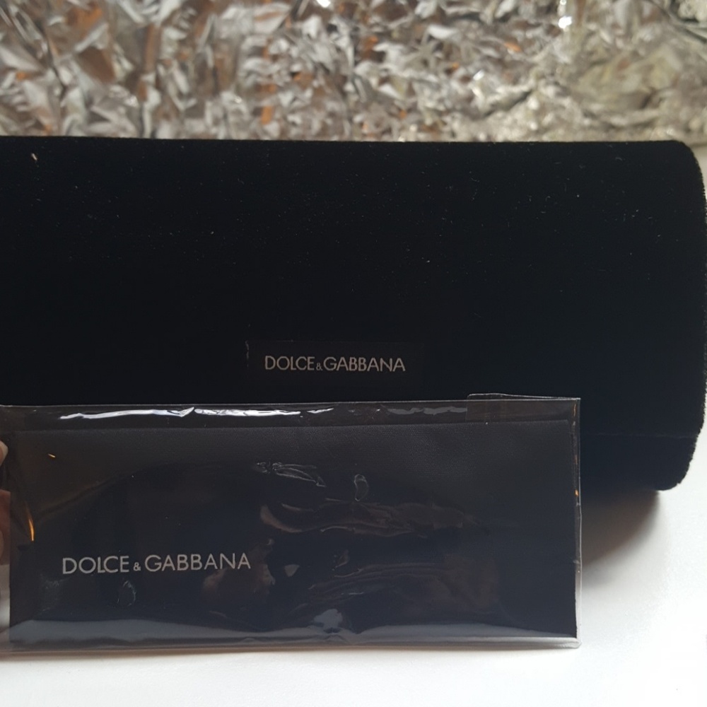 Vince Camuto Sunglasses - Picture 4 of 5