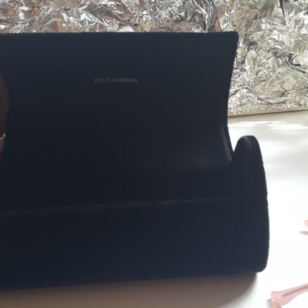 Vince Camuto Sunglasses - Picture 5 of 5