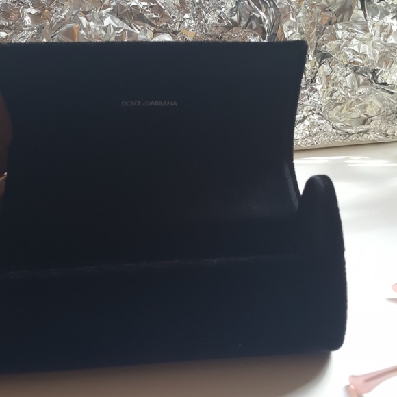 Vince Camuto Sunglasses - Picture 5 of 5