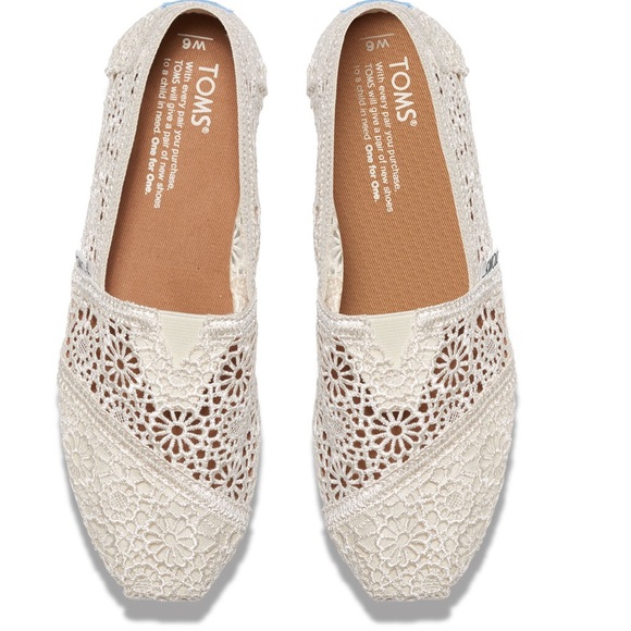 TOMS Shoes - NWT TOMS Moroccan CrochetClassics