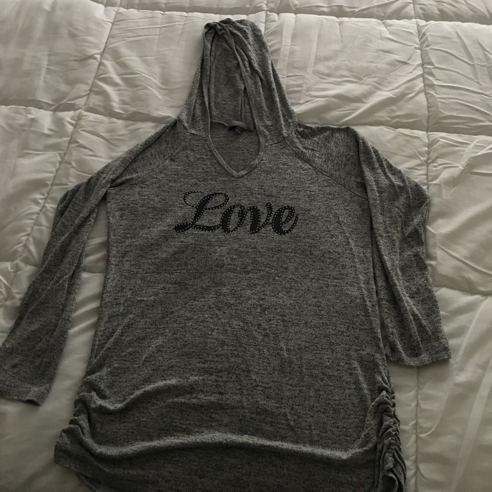 Cute comfortable maternity top with hood