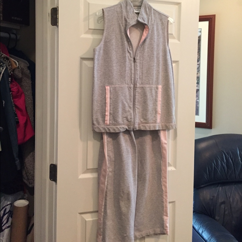 Chicos's SPA Capri and Vest Lounge set Size 4-6