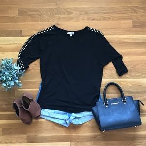 ❤️💐 Michael Kors Super sleeke Studded Blouse!!
