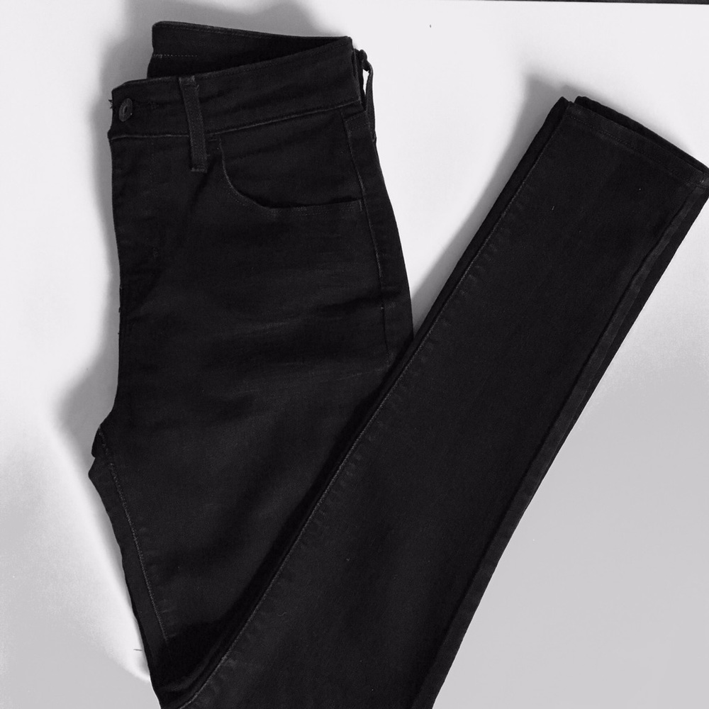 Levi's high waisted jeans