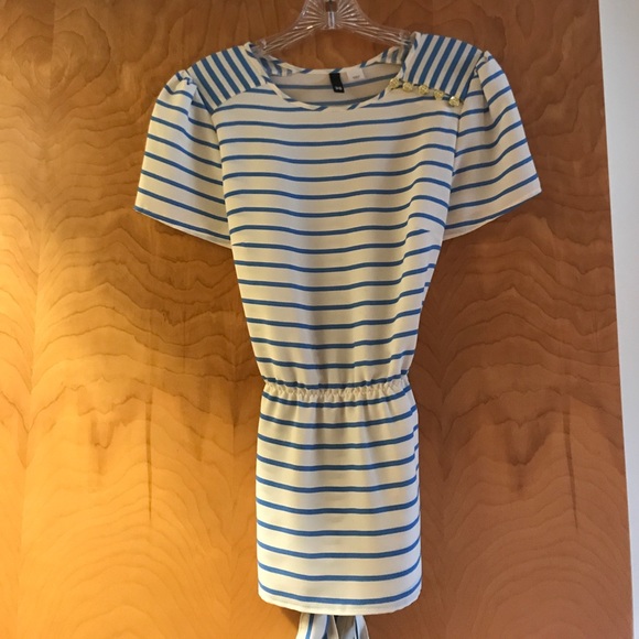 White and blue stripe blouse - Picture 1 of 2
