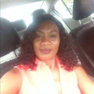 Meet your Posher, Adeola
