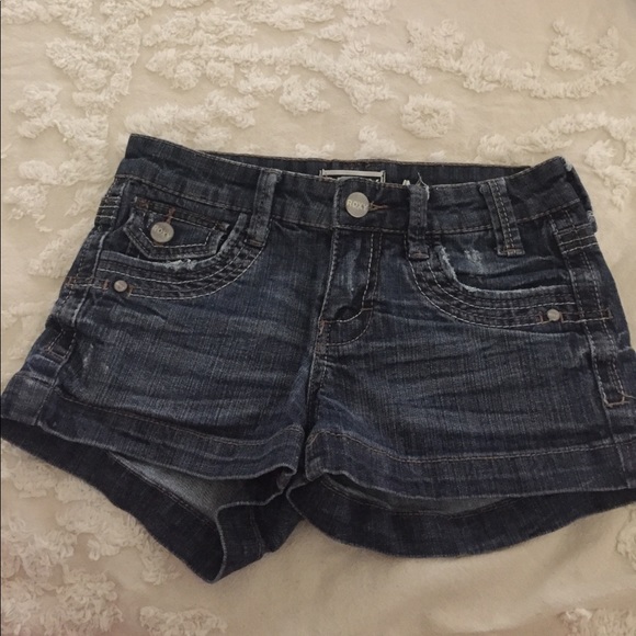 ROXY slightly distressed jean shorts - Picture 1 of 3